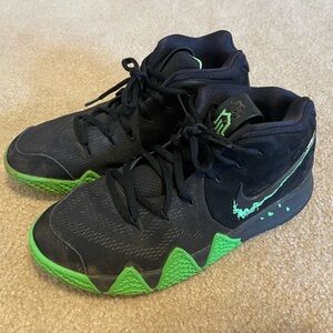 Nike Kyrie 4 Halloween Youth Size 5 2018